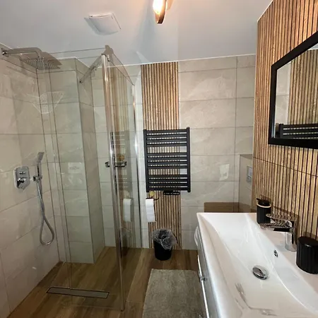 Alojamento de Acomodação e Pequeno-almoço Goscinne U Naglaka