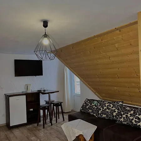 לינה וארוחת בוקר Goscinne U Naglaka 3*